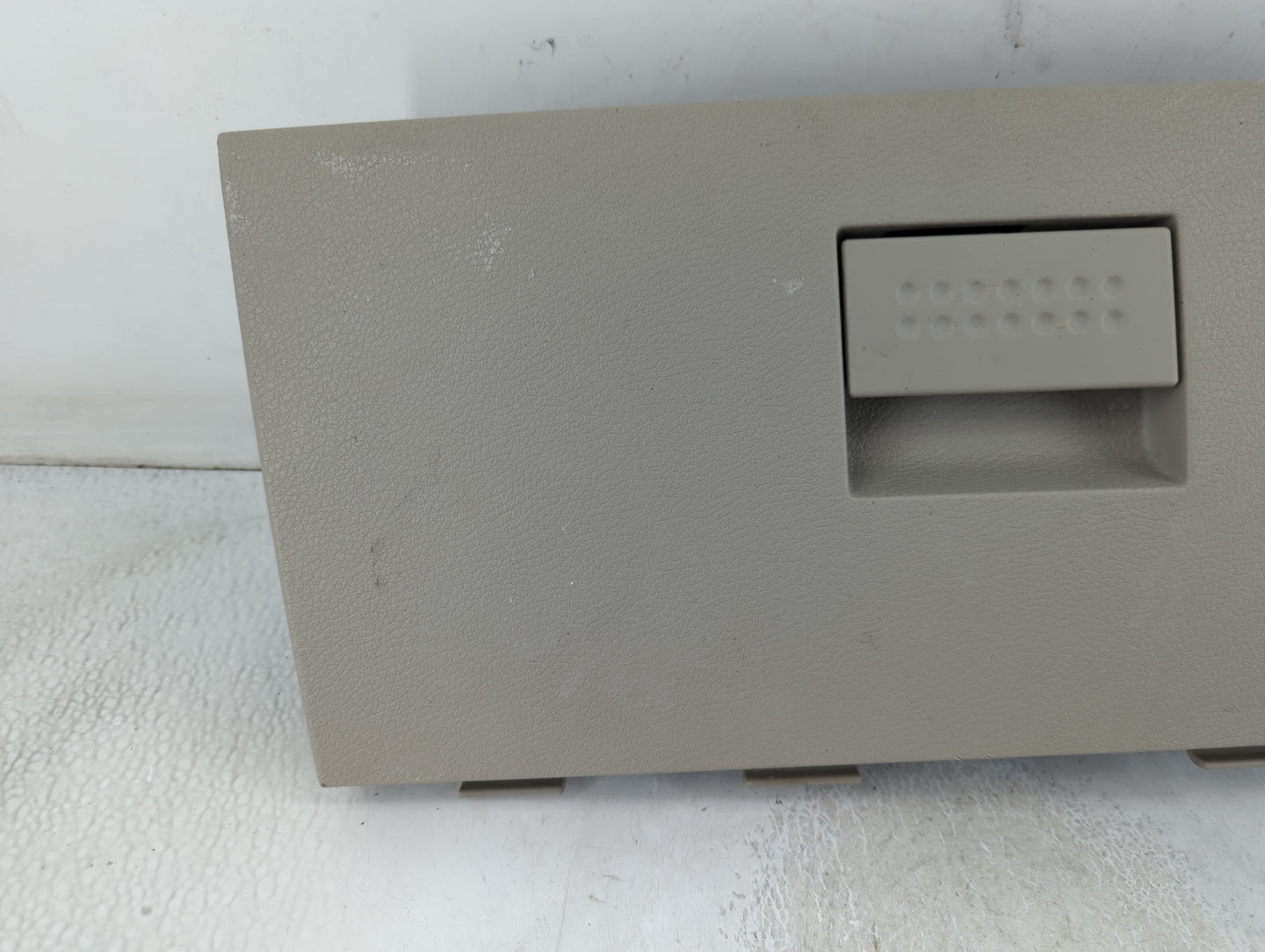 2007 Chrysler Aspen Passenger Glove Box Door Storage Compartment 806666 - Oemusedautoparts1.com