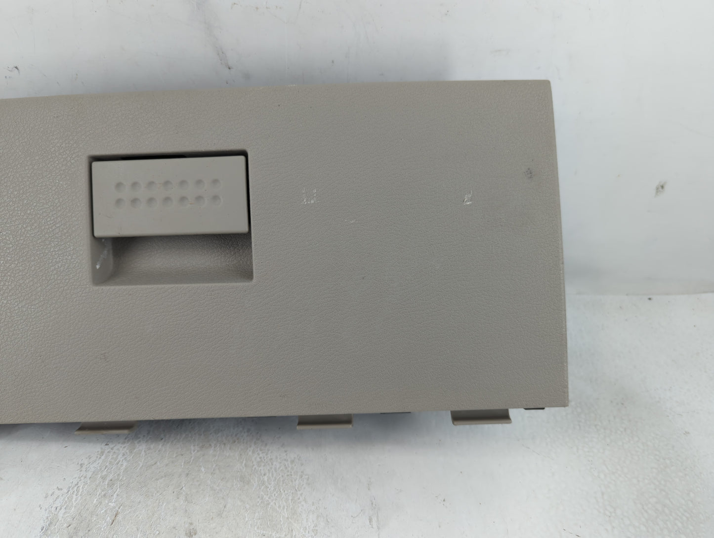 2007 Chrysler Aspen Passenger Glove Box Door Storage Compartment 806666 - Oemusedautoparts1.com