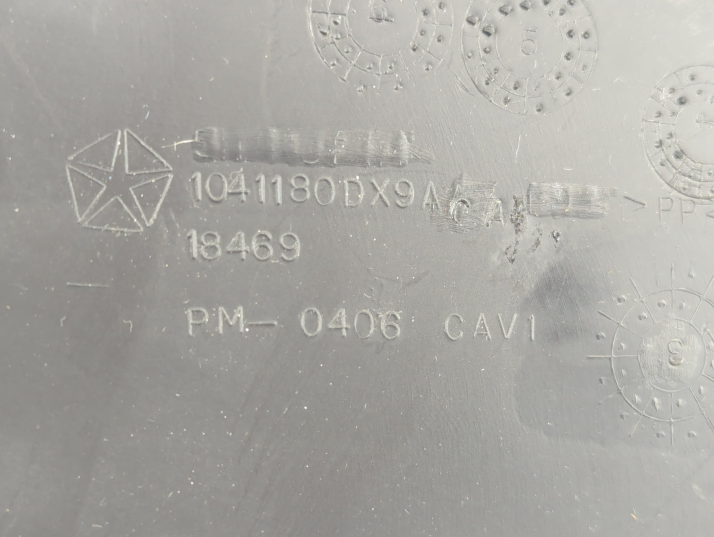 2007 Chrysler Aspen Passenger Glove Box Door Storage Compartment 806666 - Oemusedautoparts1.com