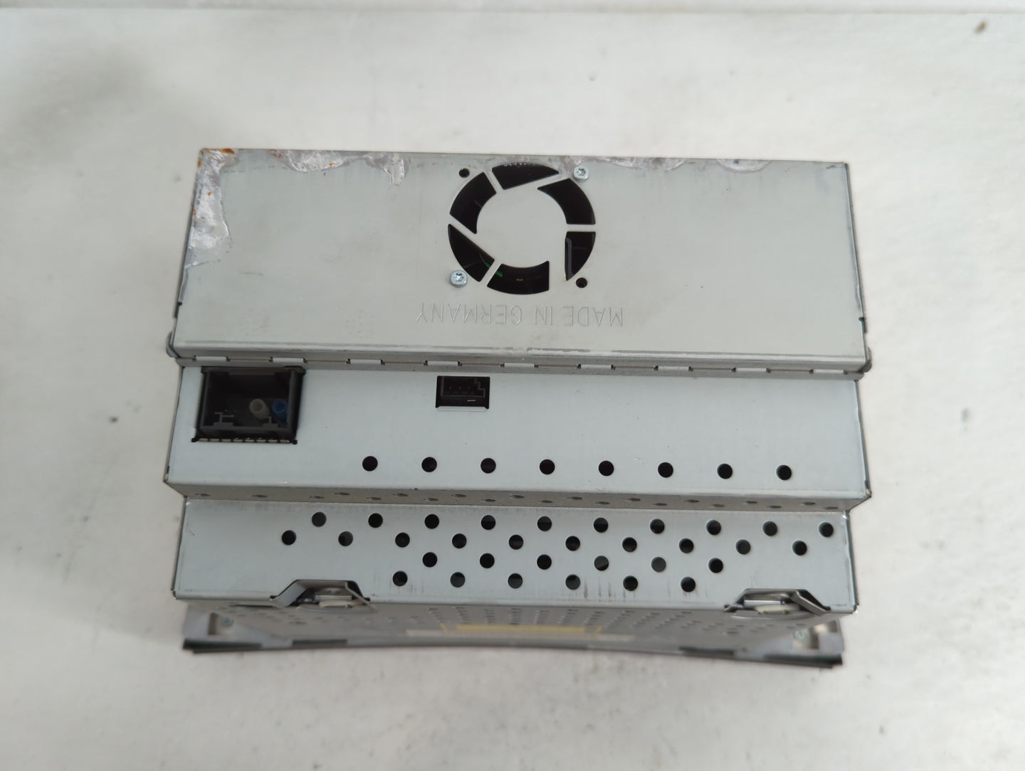 2007 Chrysler E Class Radio AM FM Cd Player Receiver Replacement P/N:A 211 820 34 97 Fits OEM Used Auto Parts - Oemusedautop