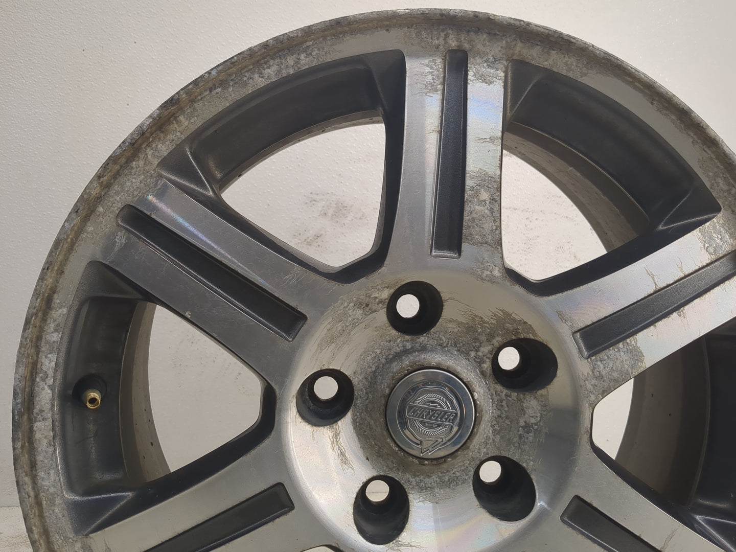 2007-2008 Chrysler Pacifica Oem Wheel Rim 1145837 - Oemusedautoparts1.com