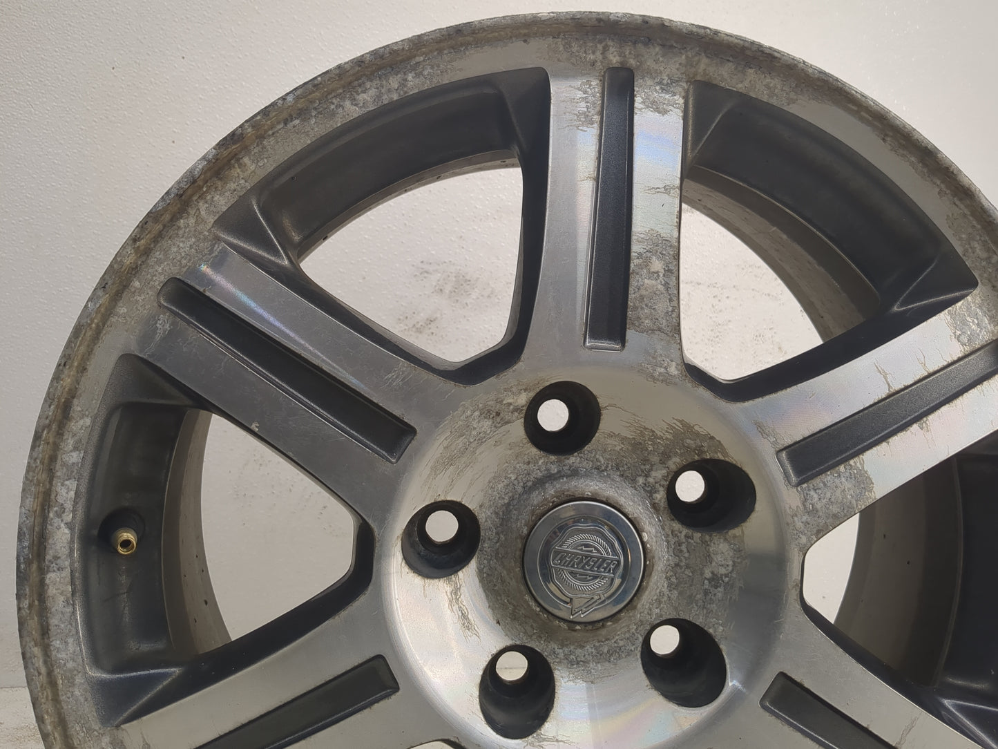 2007-2008 Chrysler Pacifica Oem Wheel Rim 1145837 - Oemusedautoparts1.com