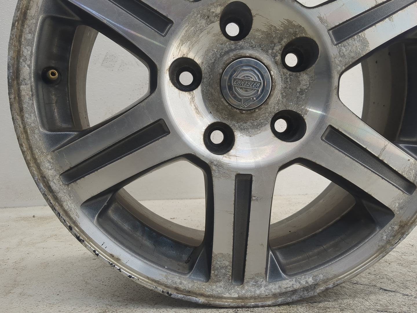 2007-2008 Chrysler Pacifica Oem Wheel Rim 1145837 - Oemusedautoparts1.com