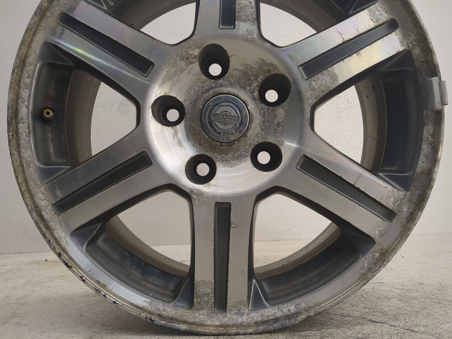 2007-2008 Chrysler Pacifica Oem Wheel Rim 1145837 - Oemusedautoparts1.com