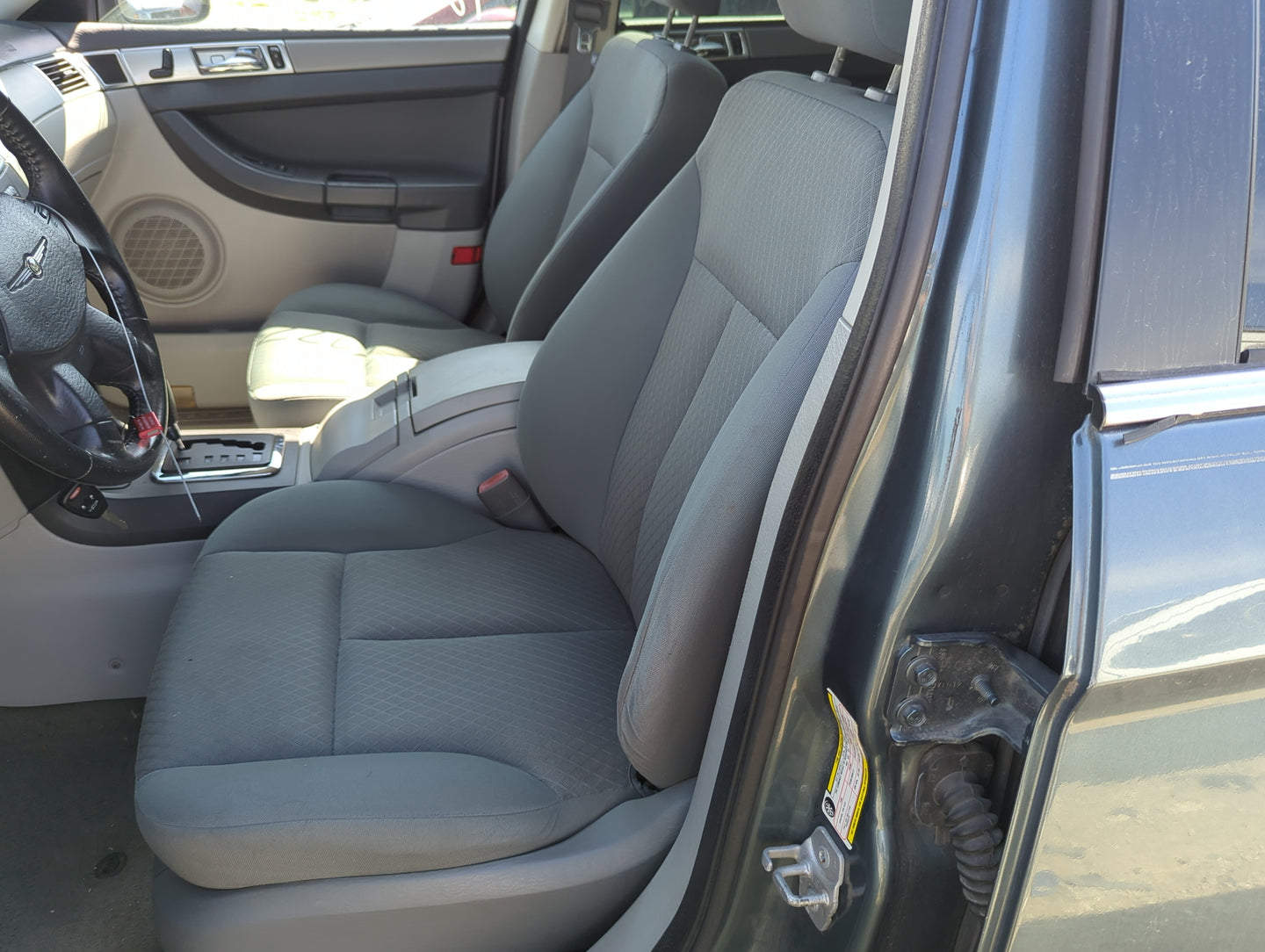 2007 Chrysler Pacifica Driver Front Seat Oem - Oemusedautoparts1.com