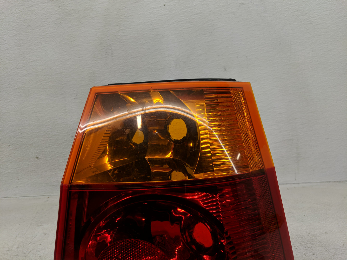 2007 Chrysler Pacifica Tail Light Assembly Passenger Right OEM P/N:04857586 Fits OEM Used Auto Parts - Oemusedautoparts1.com