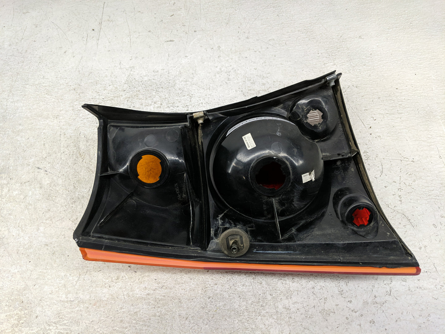 2007 Chrysler Pacifica Tail Light Assembly Passenger Right OEM P/N:04857586 Fits OEM Used Auto Parts - Oemusedautoparts1.com