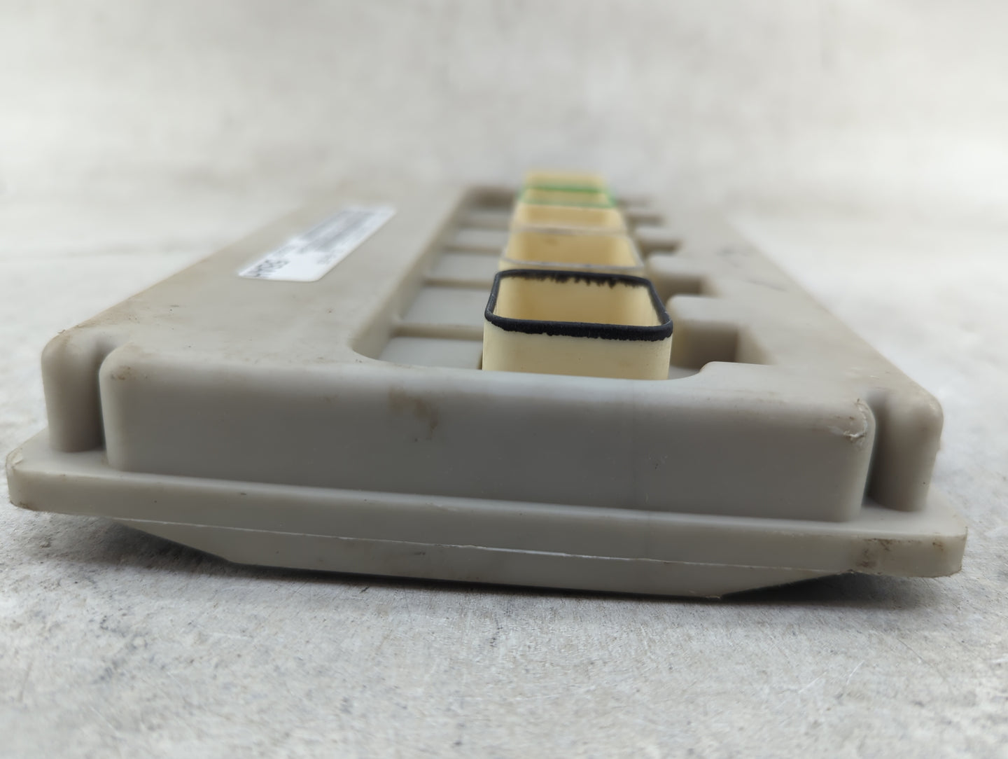 2007-2008 Chrysler Pacifica Body Control Module Bcm Inner Cabin Fuse Box - Oemusedautoparts1.com