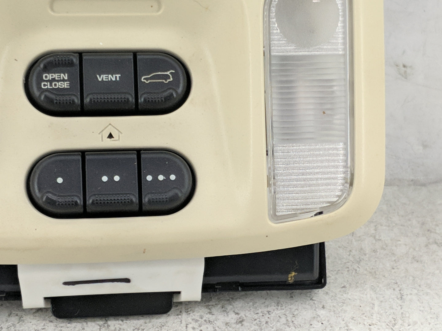 2007 Chrysler Pacifica Information-gps-tv Control Module - Oemusedautoparts1.com