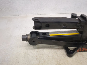 2007 Chrysler Pacifica Spare Scissor Car Jack