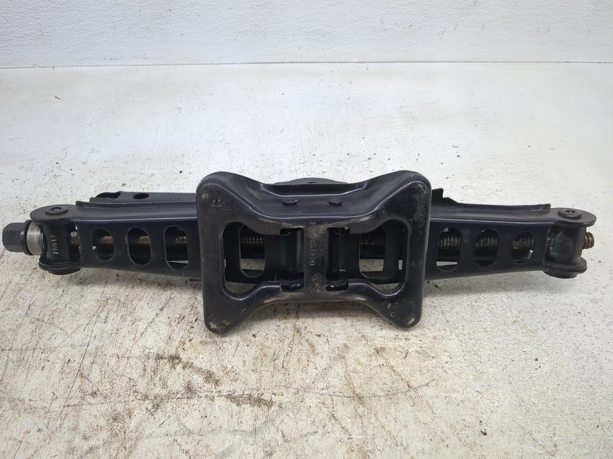 2007 Chrysler Pacifica Spare Scissor Car Jack 1512498 - Oemusedautoparts1.com