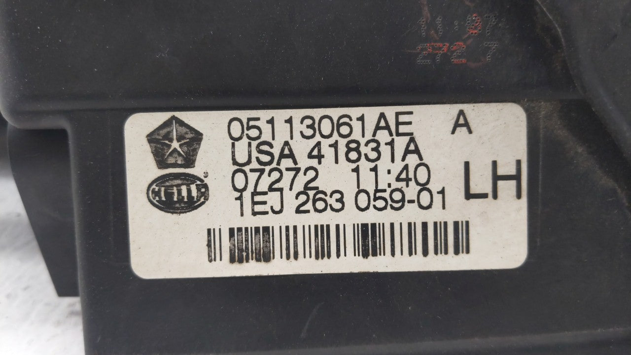 2007-2008 Chrysler Pacifica Driver Left Oem Head Light Headlight Lamp - Oemusedautoparts1.com