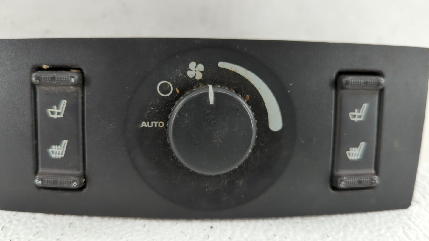 2004-2008 Chrysler Pacifica Climate Control Module Temperature AC/Heater Replacement P/N:0UB51TRMAC 0UB52TRMAC Fits OEM Used