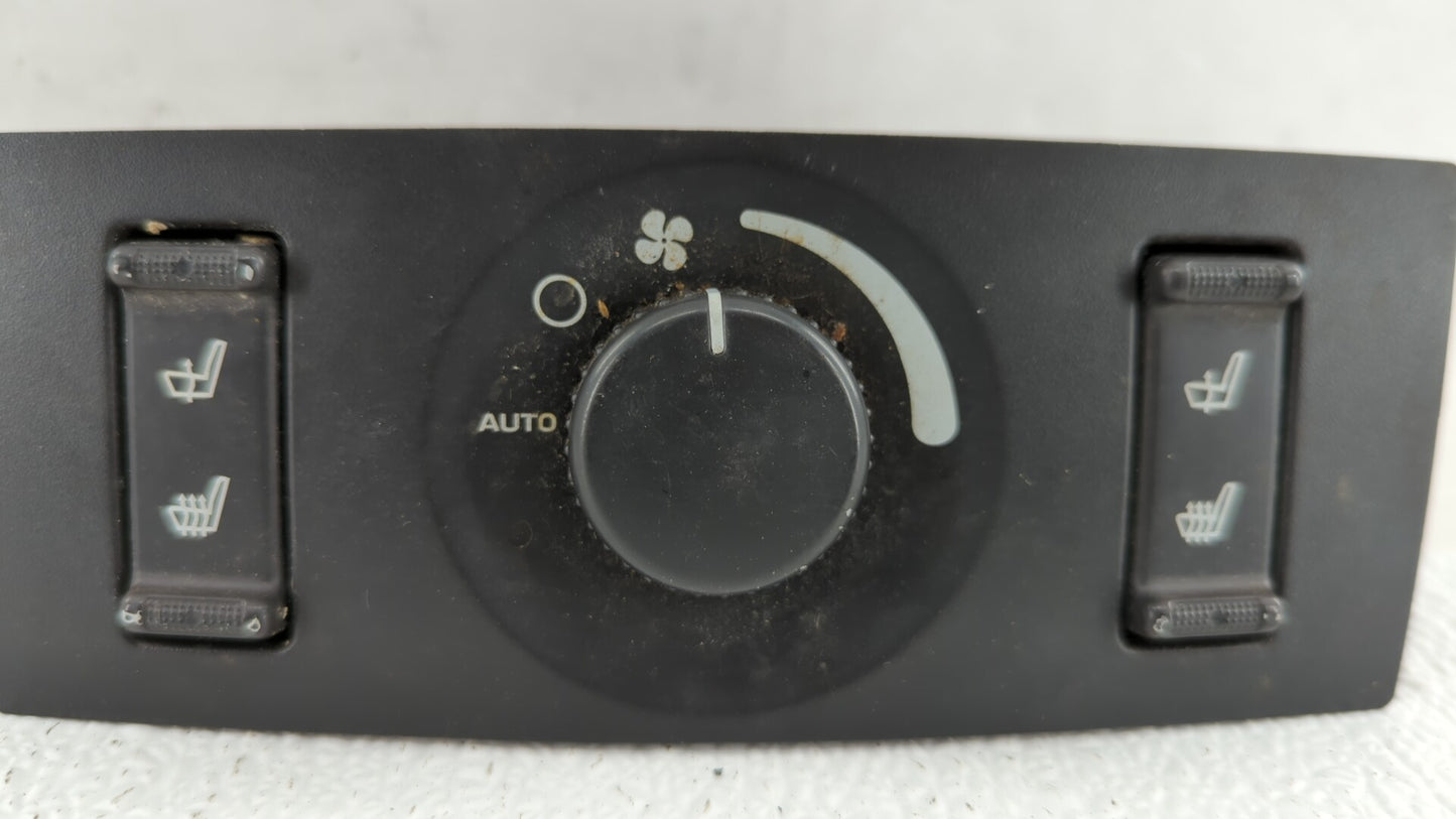2004-2008 Chrysler Pacifica Climate Control Module Temperature AC/Heater Replacement P/N:0UB51TRMAC 0UB52TRMAC Fits OEM Used