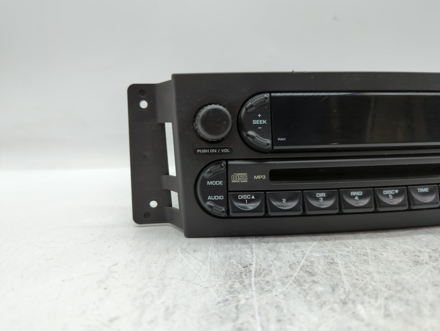 2004-2008 Chrysler Pacifica Am Fm Cd Player Radio Receiver - Oemusedautoparts1.com