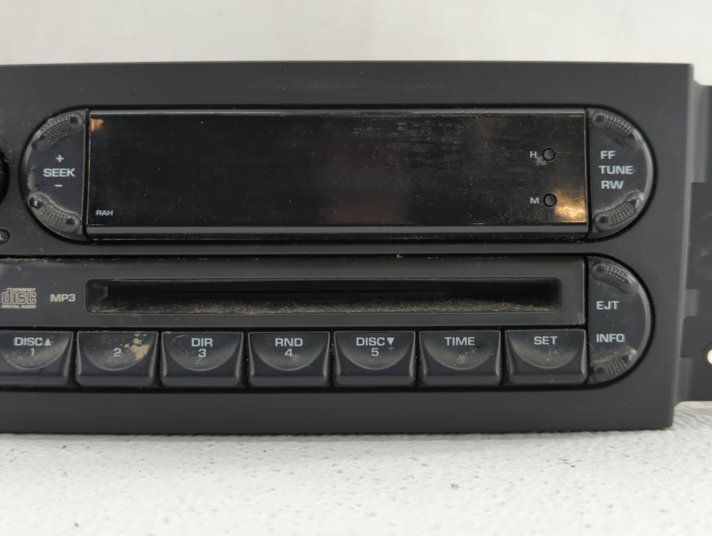 2004-2008 Chrysler Pacifica Radio AM FM Cd Player Receiver Replacement P/N:P05094564AB P05094564AD Fits OEM Used Auto Parts 