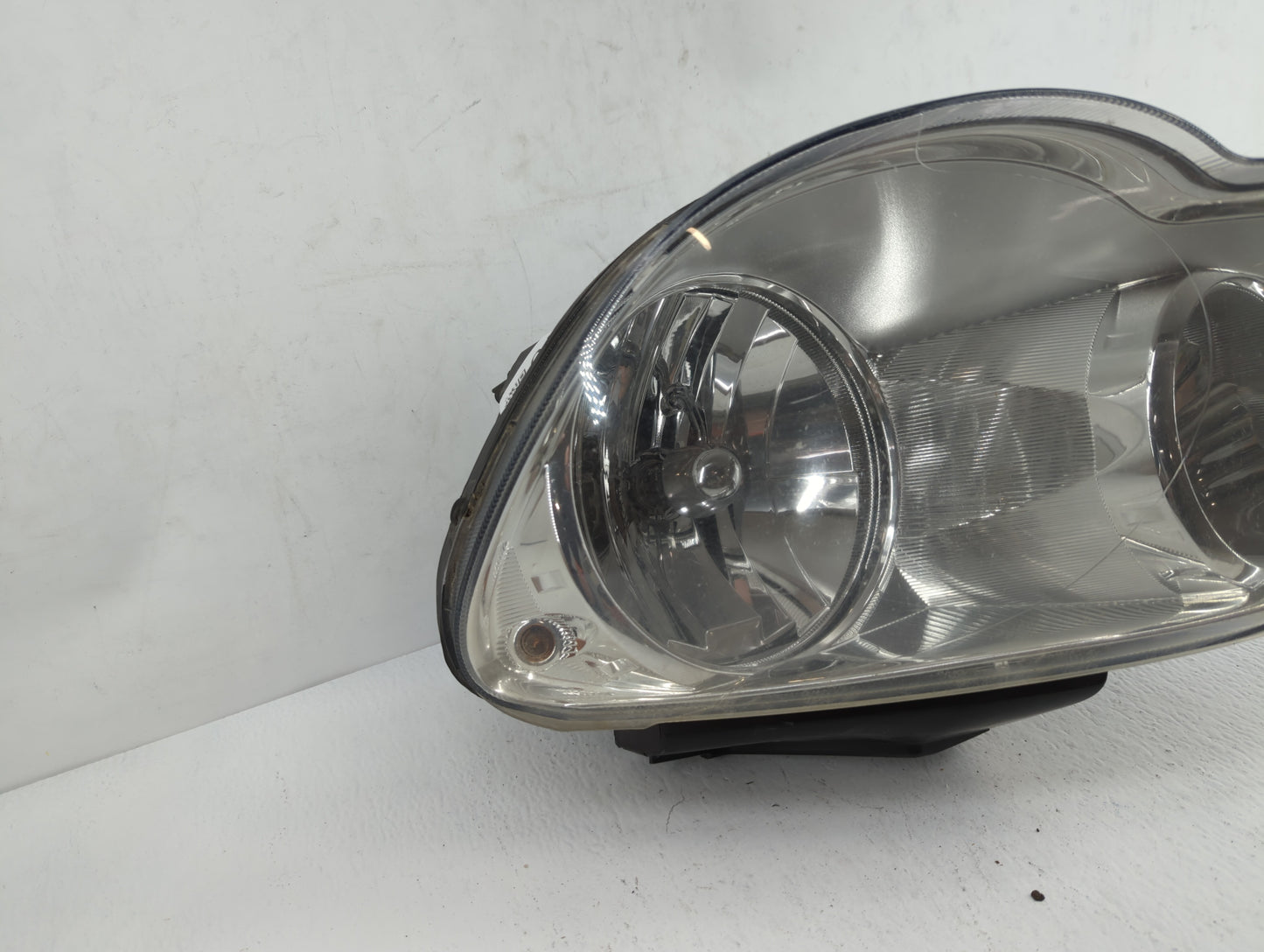 2007-2008 Chrysler Pacifica Passenger Right Oem Head Light Headlight Lamp - Oemusedautoparts1.com