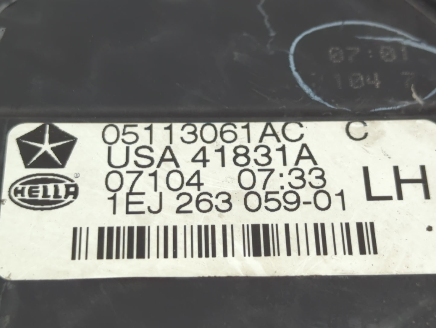 2007-2008 Chrysler Pacifica Passenger Right Oem Head Light Headlight Lamp - Oemusedautoparts1.com