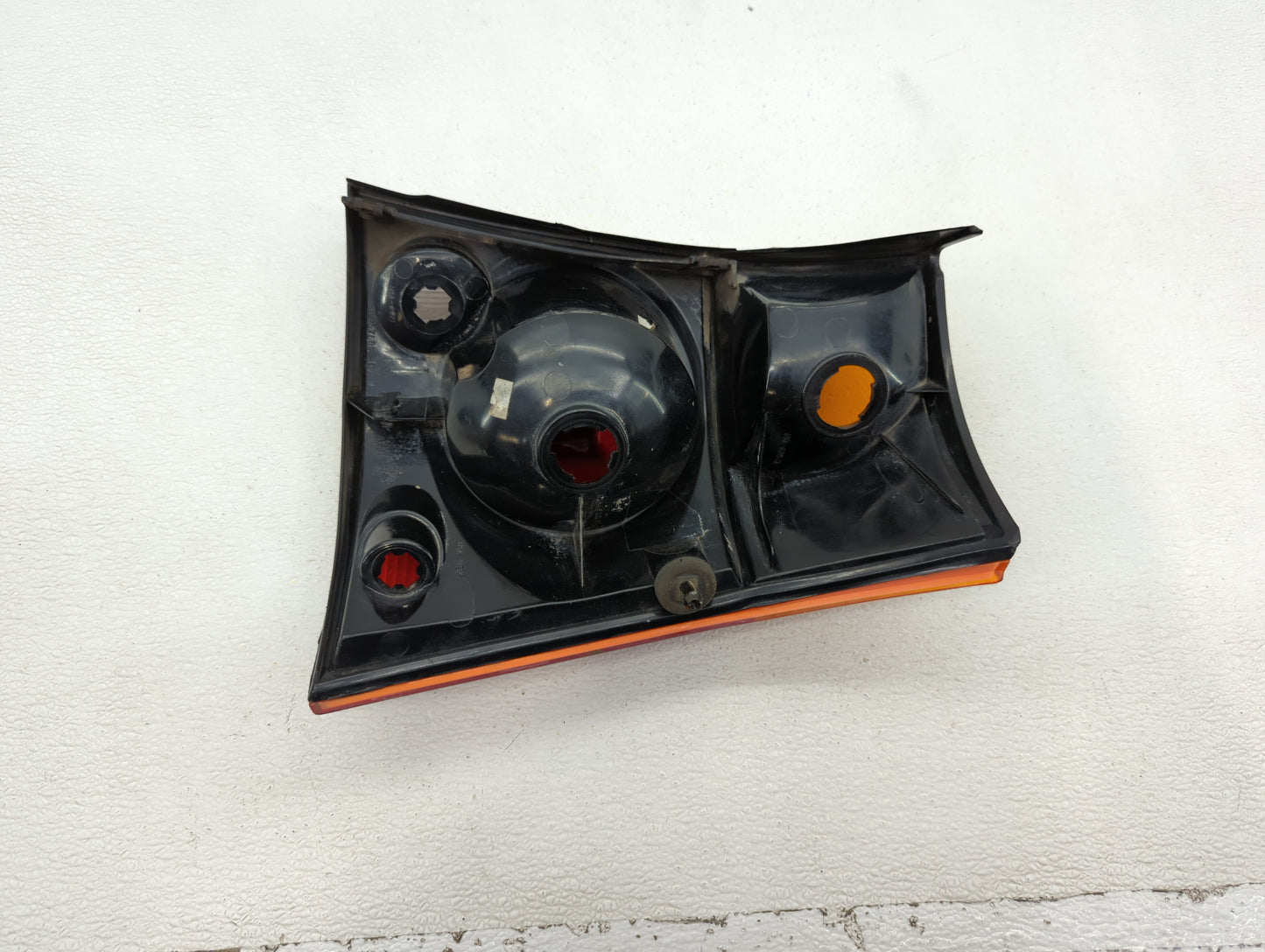 2007 Chrysler Pacifica Tail Light Assembly Driver Left OEM P/N:04857587AC Fits OEM Used Auto Parts - Oemusedautoparts1.com