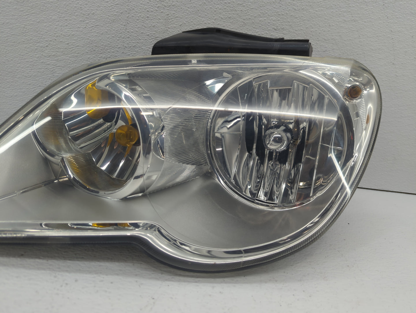 2007-2008 Chrysler Pacifica Driver Left Oem Head Light Headlight Lamp - Oemusedautoparts1.com