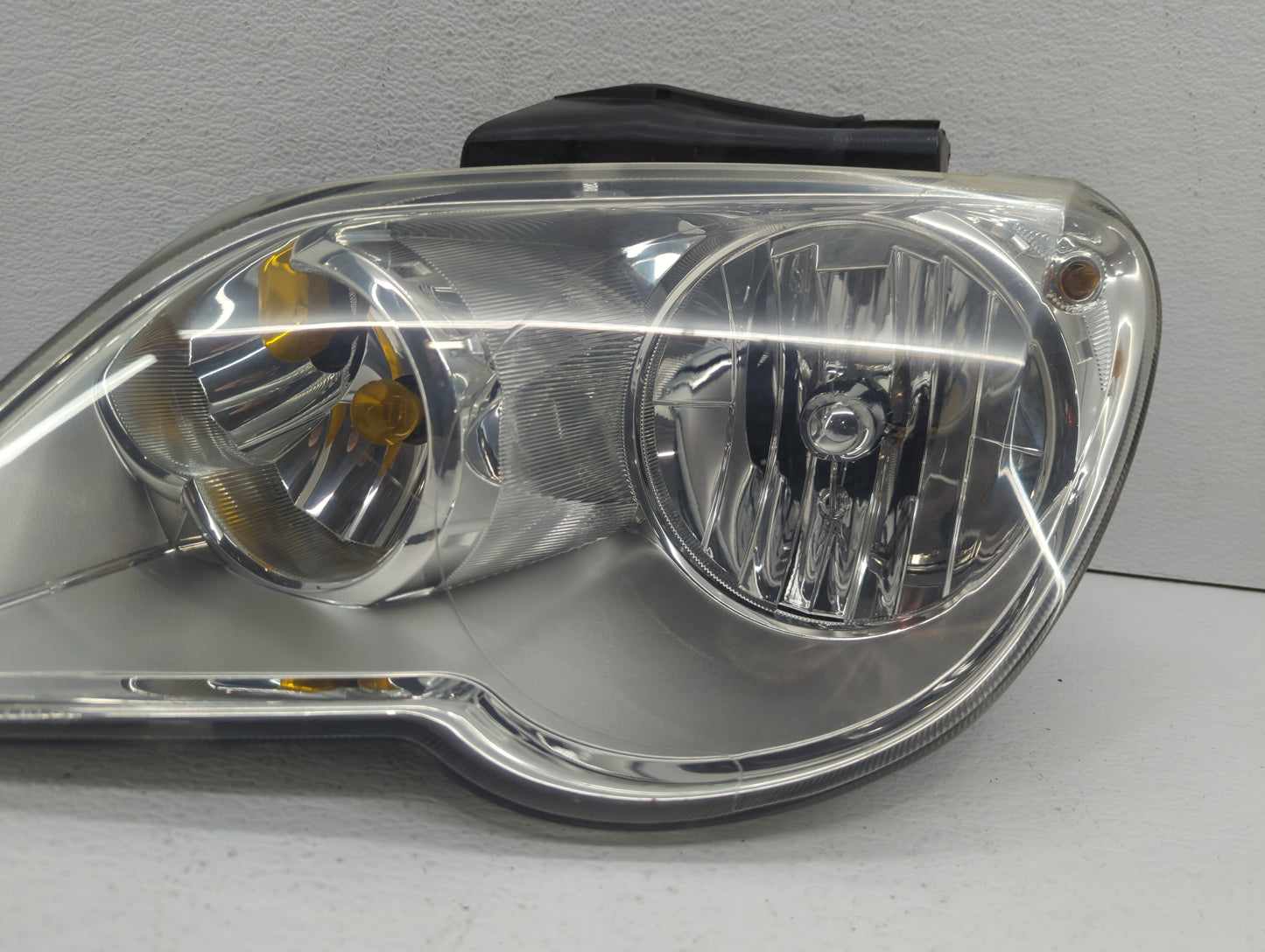 2007-2008 Chrysler Pacifica Driver Left Oem Head Light Headlight Lamp - Oemusedautoparts1.com