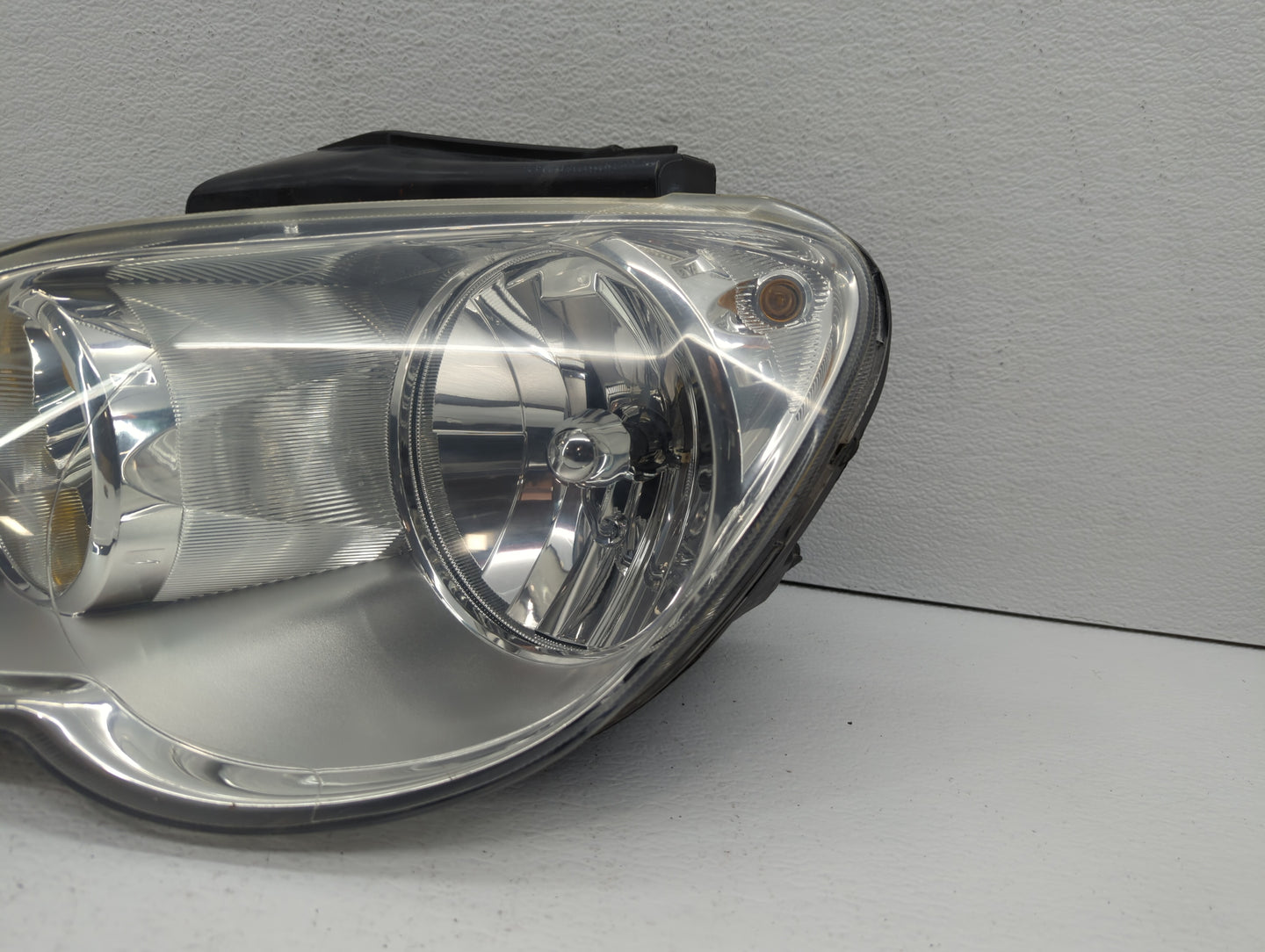 2007-2008 Chrysler Pacifica Driver Left Oem Head Light Headlight Lamp - Oemusedautoparts1.com