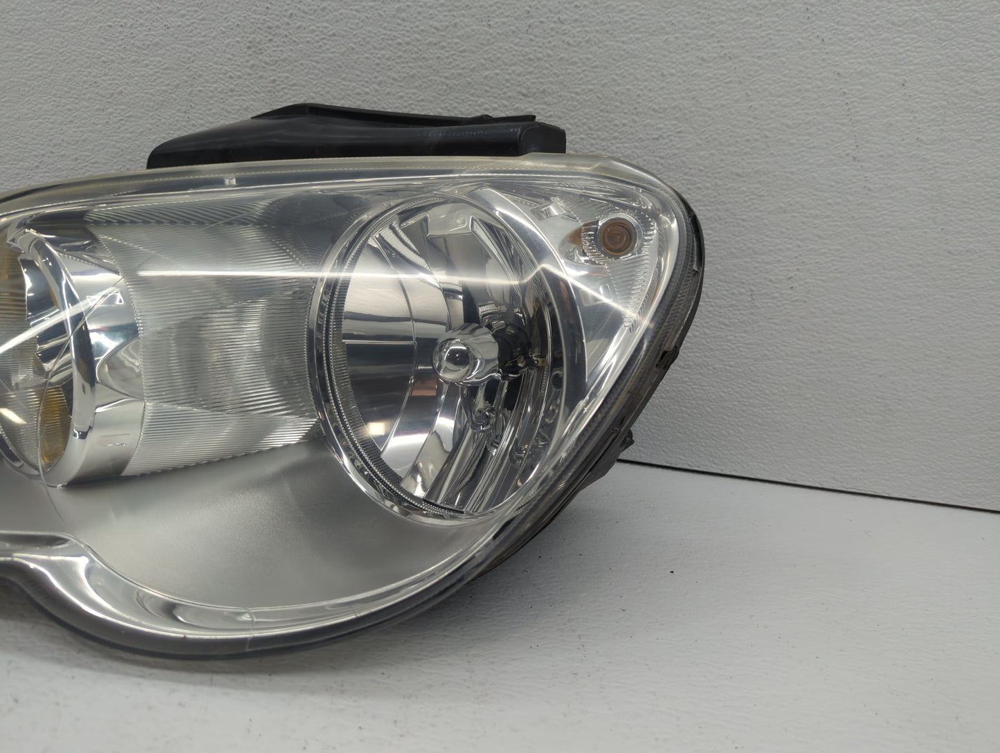 2007-2008 Chrysler Pacifica Driver Left Oem Head Light Headlight Lamp - Oemusedautoparts1.com