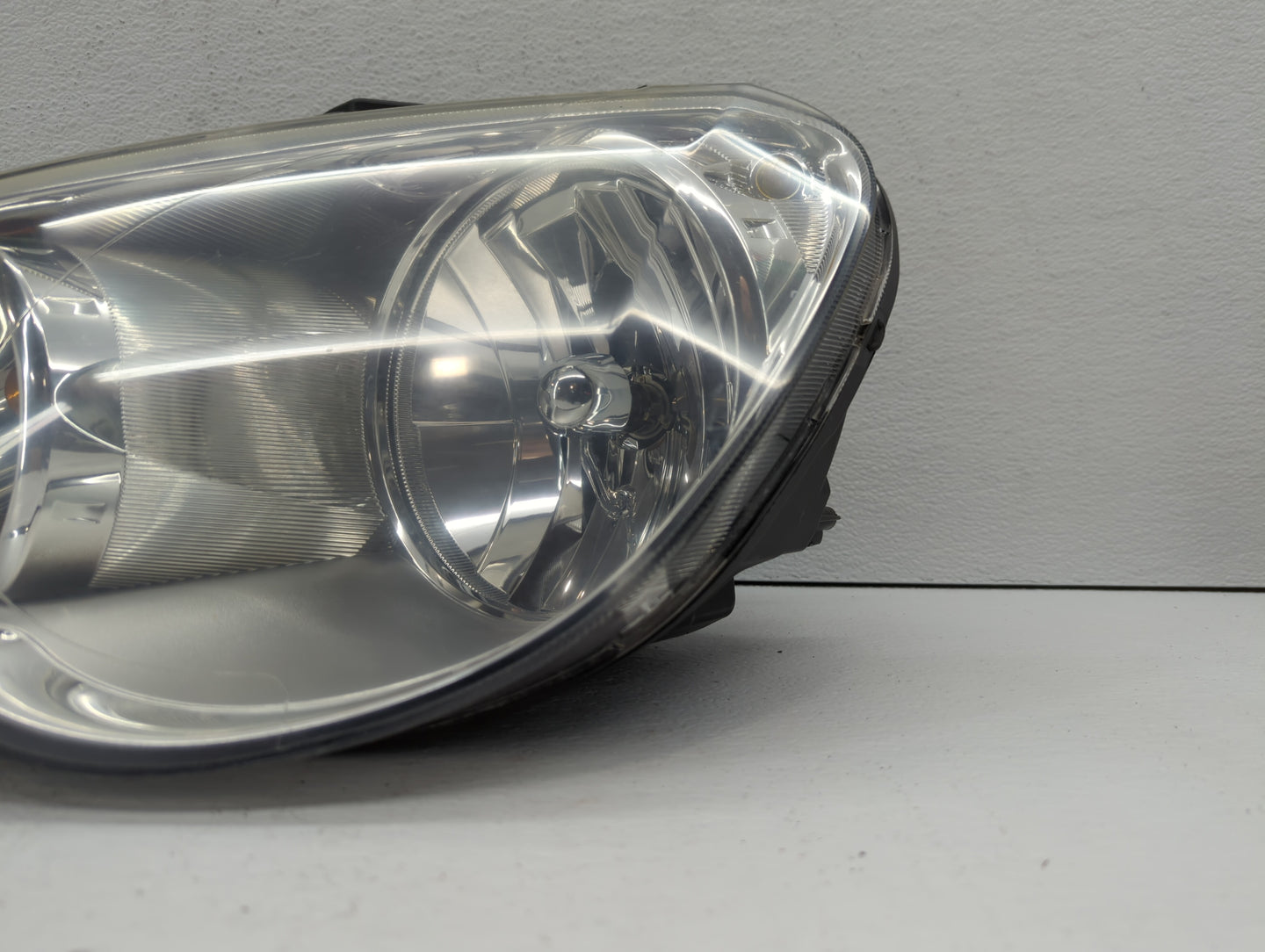 2007-2008 Chrysler Pacifica Driver Left Oem Head Light Headlight Lamp - Oemusedautoparts1.com