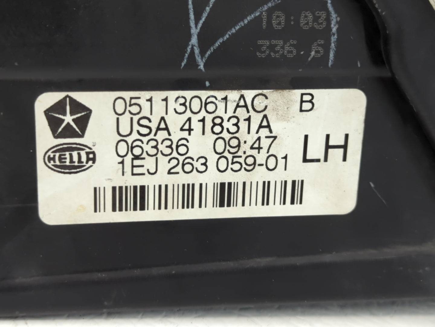 2007-2008 Chrysler Pacifica Driver Left Oem Head Light Headlight Lamp - Oemusedautoparts1.com