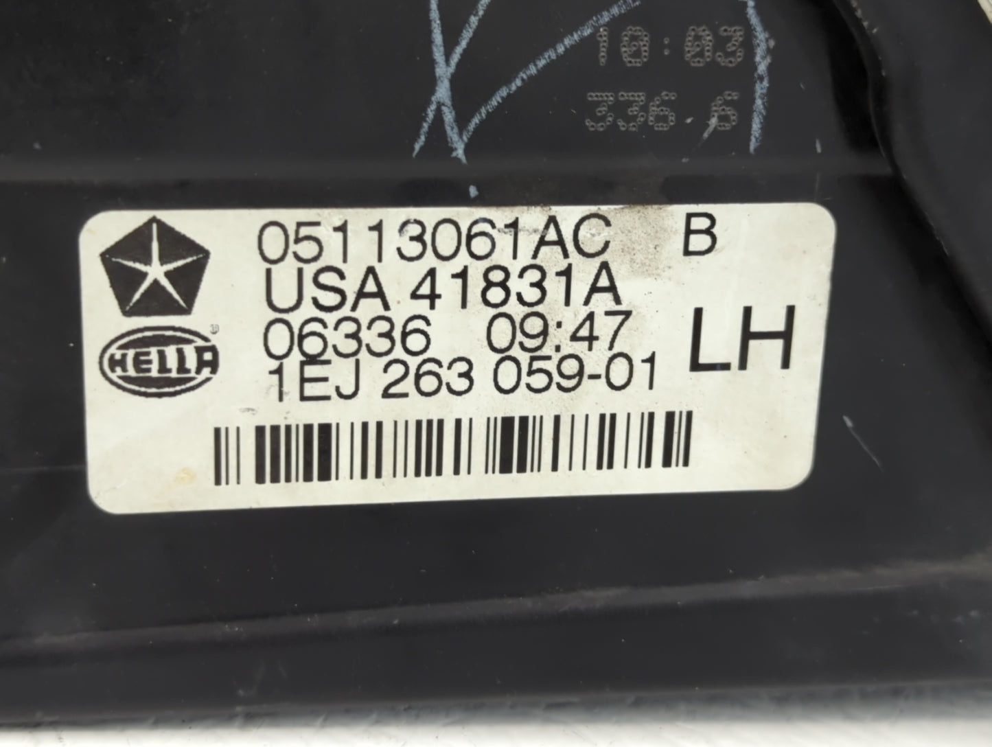 2007-2008 Chrysler Pacifica Driver Left Oem Head Light Headlight Lamp - Oemusedautoparts1.com