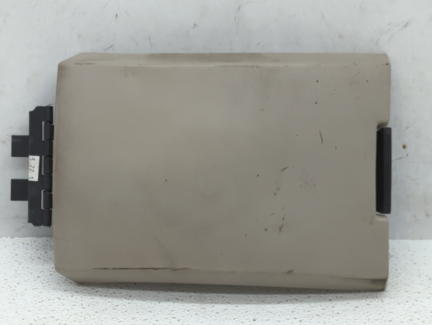 2005-2008 Chrysler Pacifica Center Console Armrest Cover Lid - Oemusedautoparts1.com