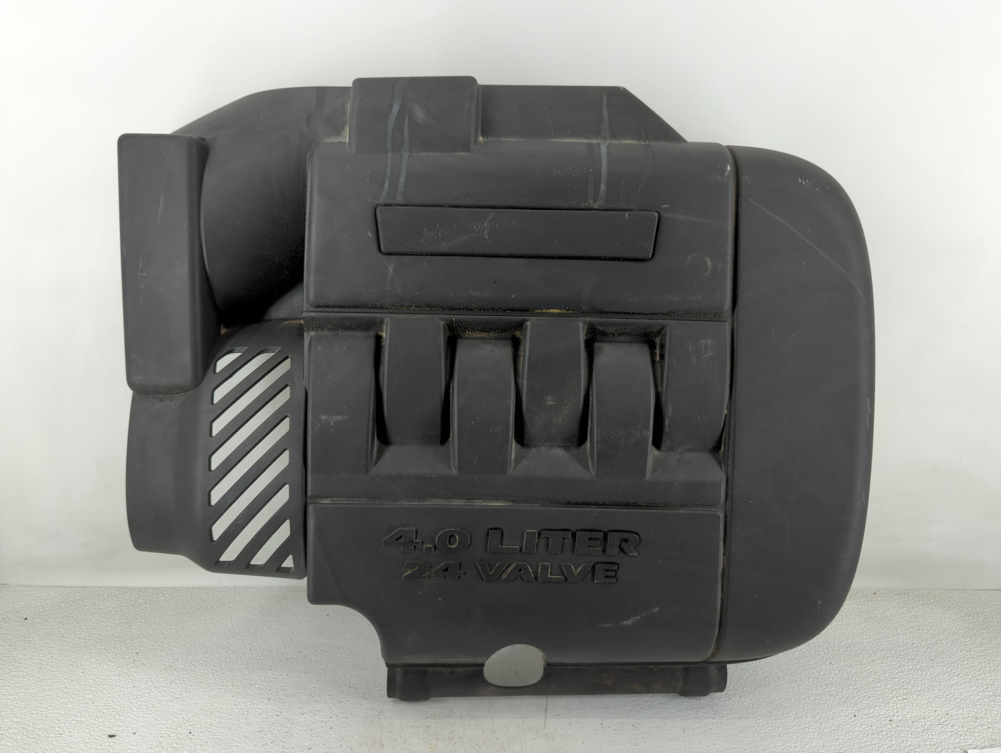 2007 Chrysler Pacifica Engine Cover - Oemusedautoparts1.com