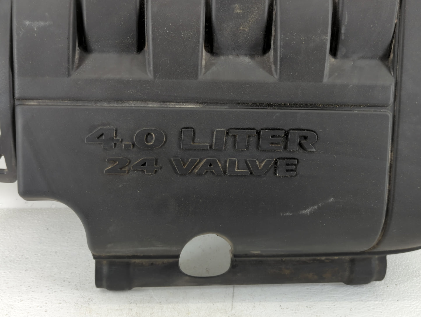 2007 Chrysler Pacifica Engine Cover - Oemusedautoparts1.com