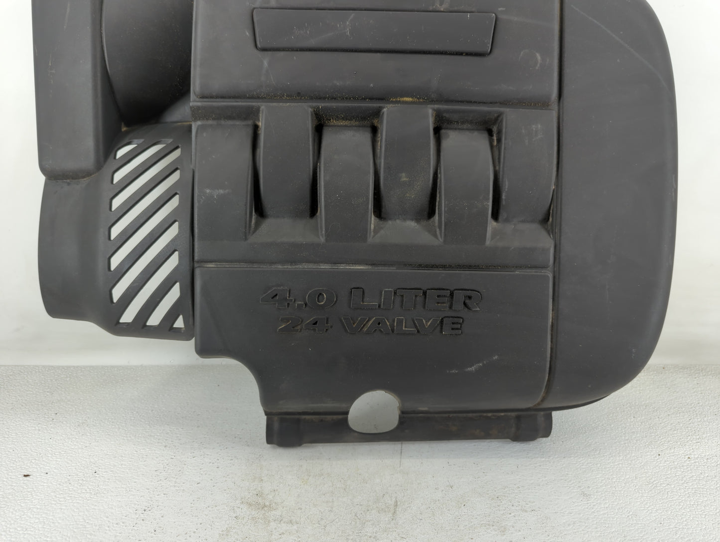 2007 Chrysler Pacifica Engine Cover - Oemusedautoparts1.com