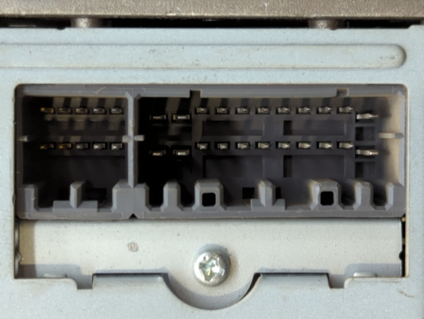 2007-2008 Chrysler Pacifica Am Fm Cd Player Radio Receiver - Oemusedautoparts1.com