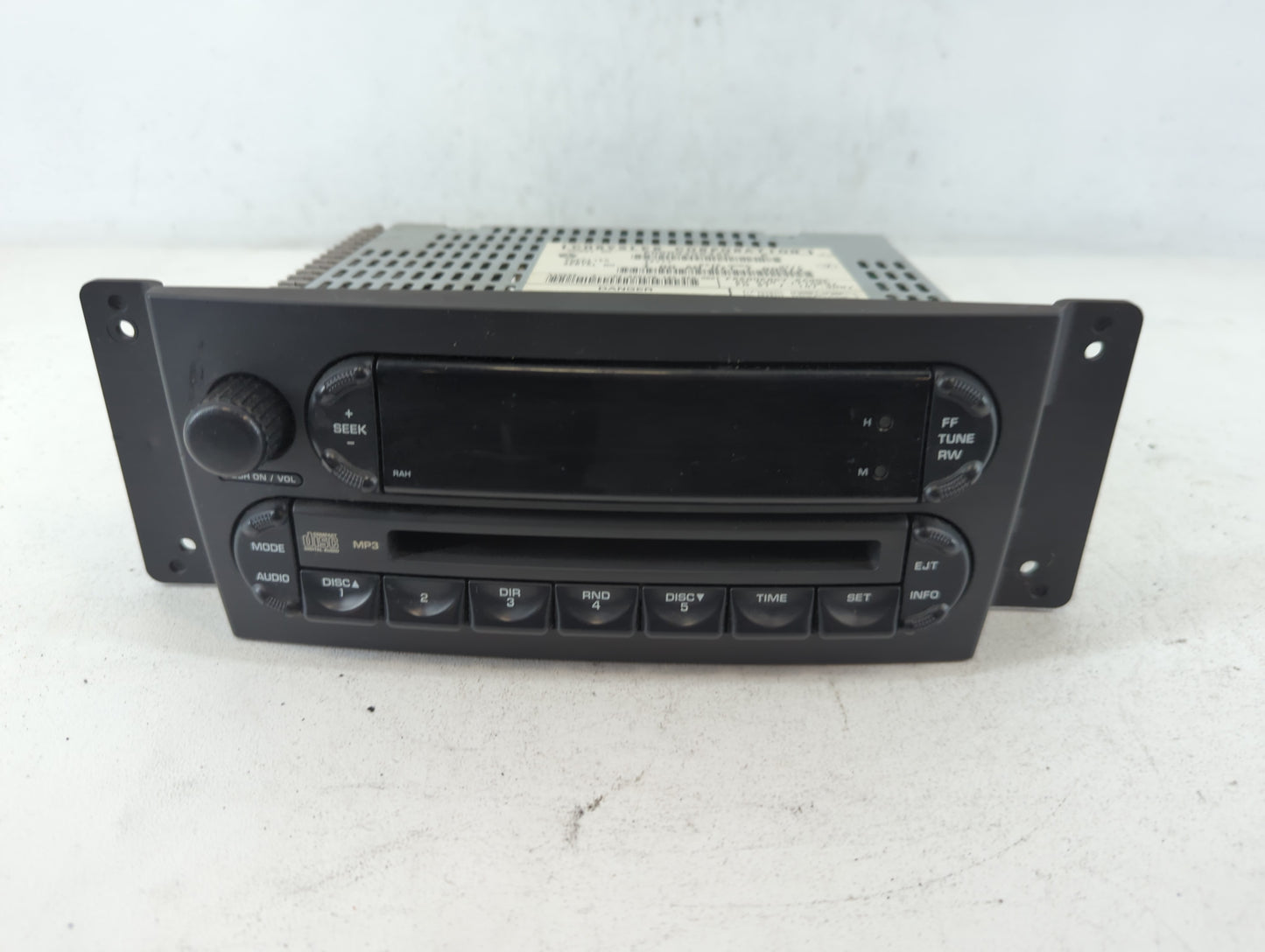 2004-2008 Chrysler Pacifica Am Fm Cd Player Radio Receiver - Oemusedautoparts1.com