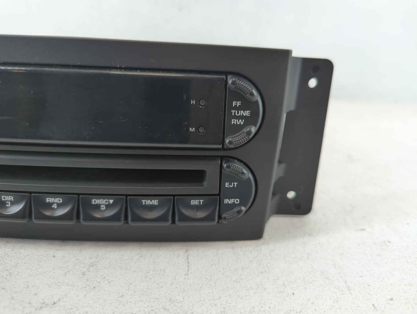 2004-2008 Chrysler Pacifica Am Fm Cd Player Radio Receiver - Oemusedautoparts1.com