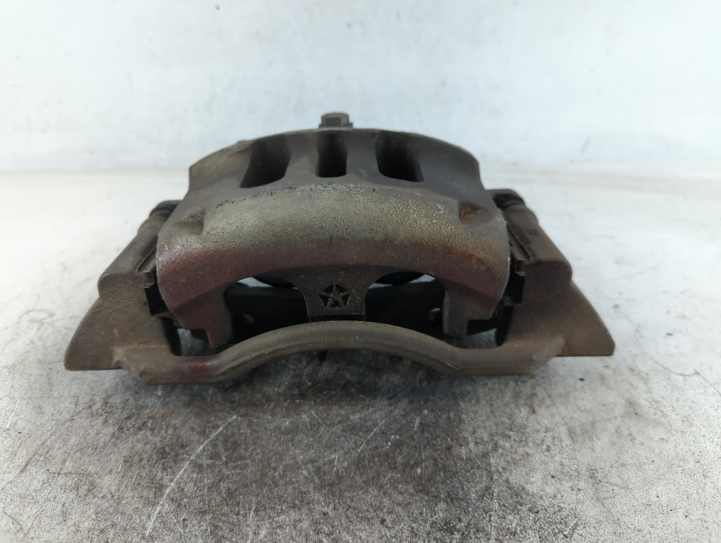 2007 Chrysler Pacifica Front Passenger Right Brake Caliper - Oemusedautoparts1.com