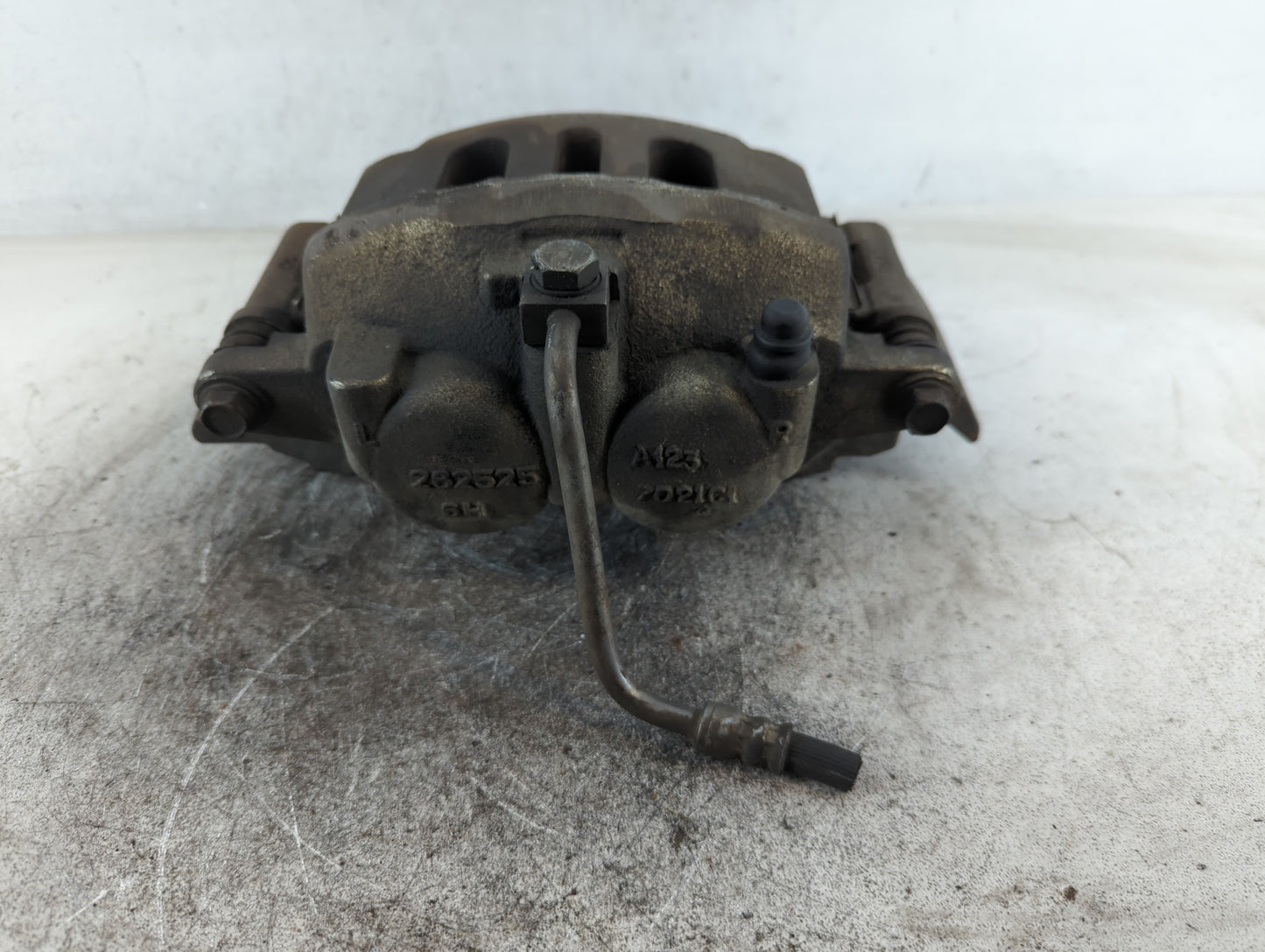 2007 Chrysler Pacifica Front Passenger Right Brake Caliper - Oemusedautoparts1.com