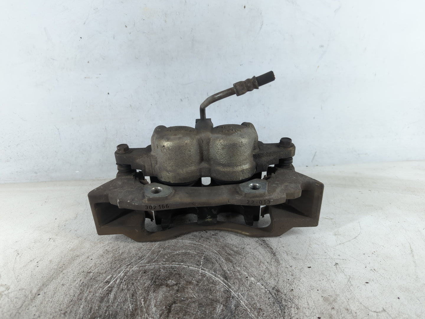 2007 Chrysler Pacifica Front Passenger Right Brake Caliper - Oemusedautoparts1.com
