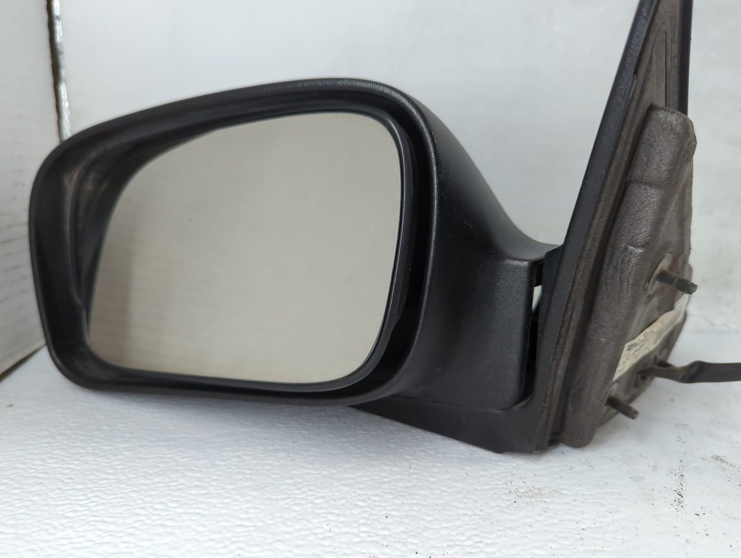 2006-2007 Chrysler Pacifica Driver Side View Mirror - Left Door Mirror OEM Used - Oemusedautoparts1.com