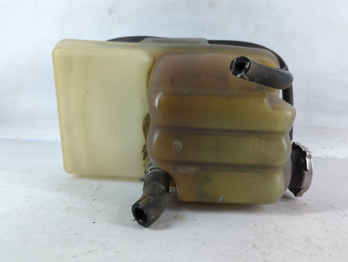 2004 Chrysler Pacifica Radiator Coolant Overflow Expansion Tank Bottle - Oemusedautoparts1.com
