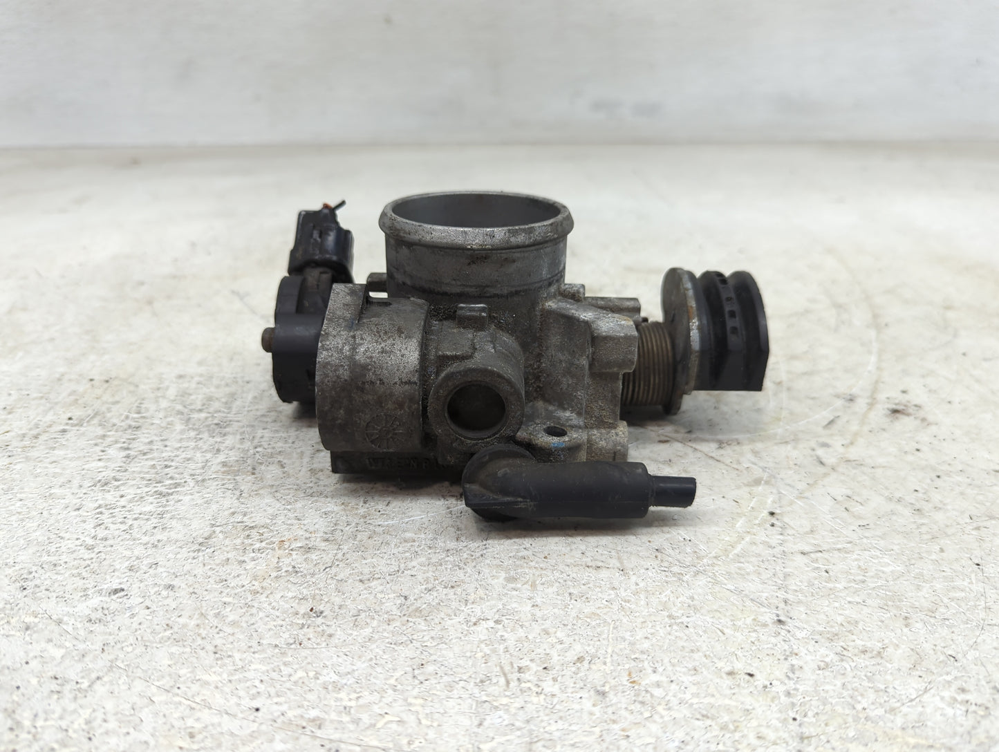 2004-2010 Chrysler Pt Cruiser Throttle Body Fits Fits 2004 2005 2006 2007 2008 2009 2010 OEM Used Auto Parts - Oemusedautopa