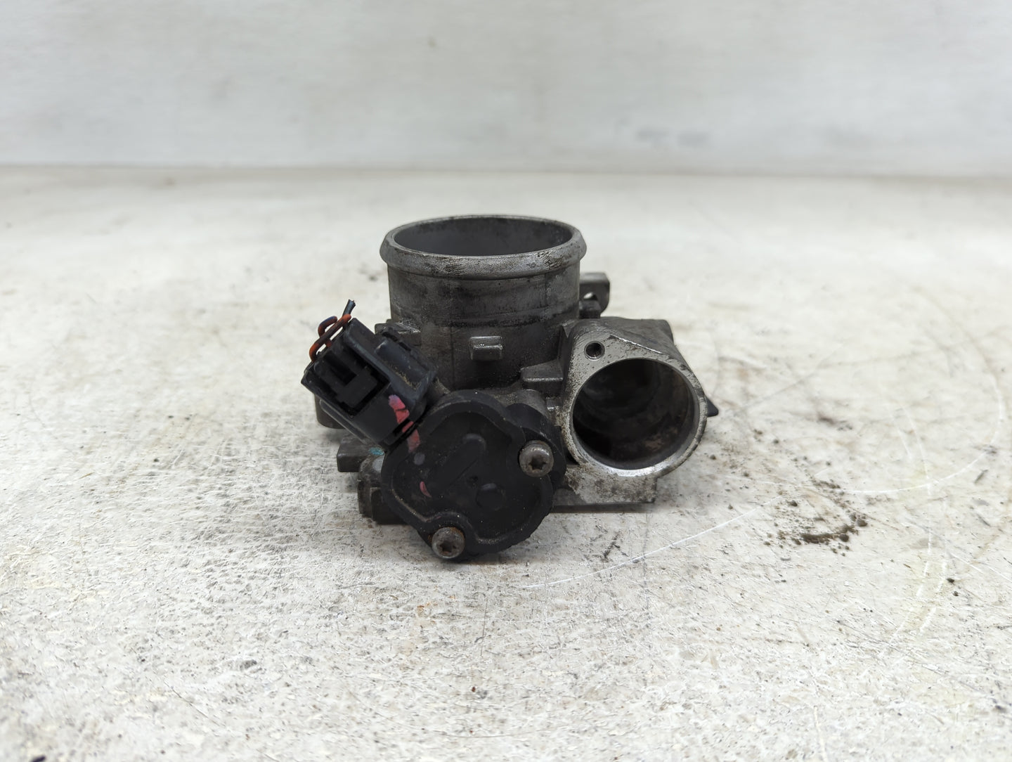 2004-2010 Chrysler Pt Cruiser Throttle Body Fits Fits 2004 2005 2006 2007 2008 2009 2010 OEM Used Auto Parts - Oemusedautopa