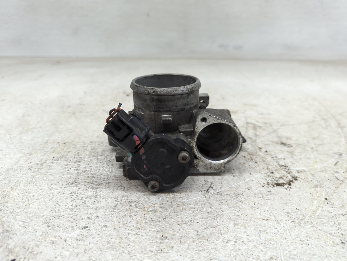 2004-2010 Chrysler Pt Cruiser Throttle Body Fits Fits 2004 2005 2006 2007 2008 2009 2010 OEM Used Auto Parts - Oemusedautopa