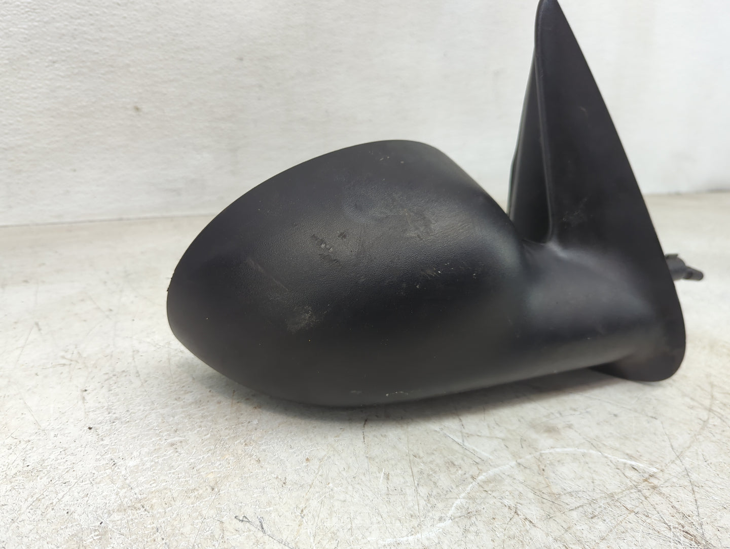 2004-2010 Chrysler Pt Cruiser Passenger Side View Mirror - Right Door Mirror OEM Used - Oemusedautoparts1.com