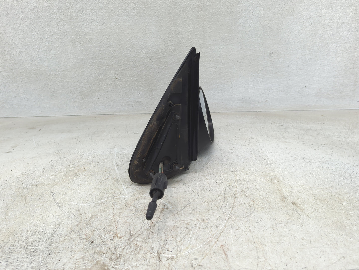 2004-2010 Chrysler Pt Cruiser Passenger Side View Mirror - Right Door Mirror OEM Used - Oemusedautoparts1.com
