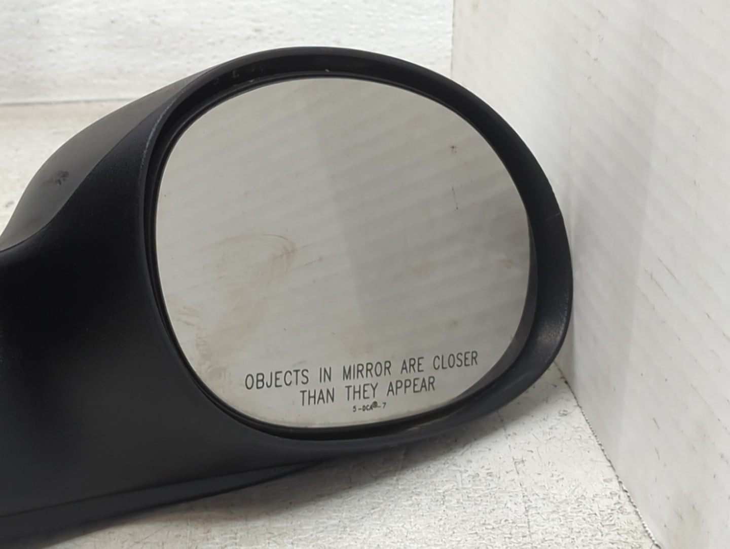 2004-2010 Chrysler Pt Cruiser Passenger Side View Mirror - Right Door Mirror OEM Used - Oemusedautoparts1.com