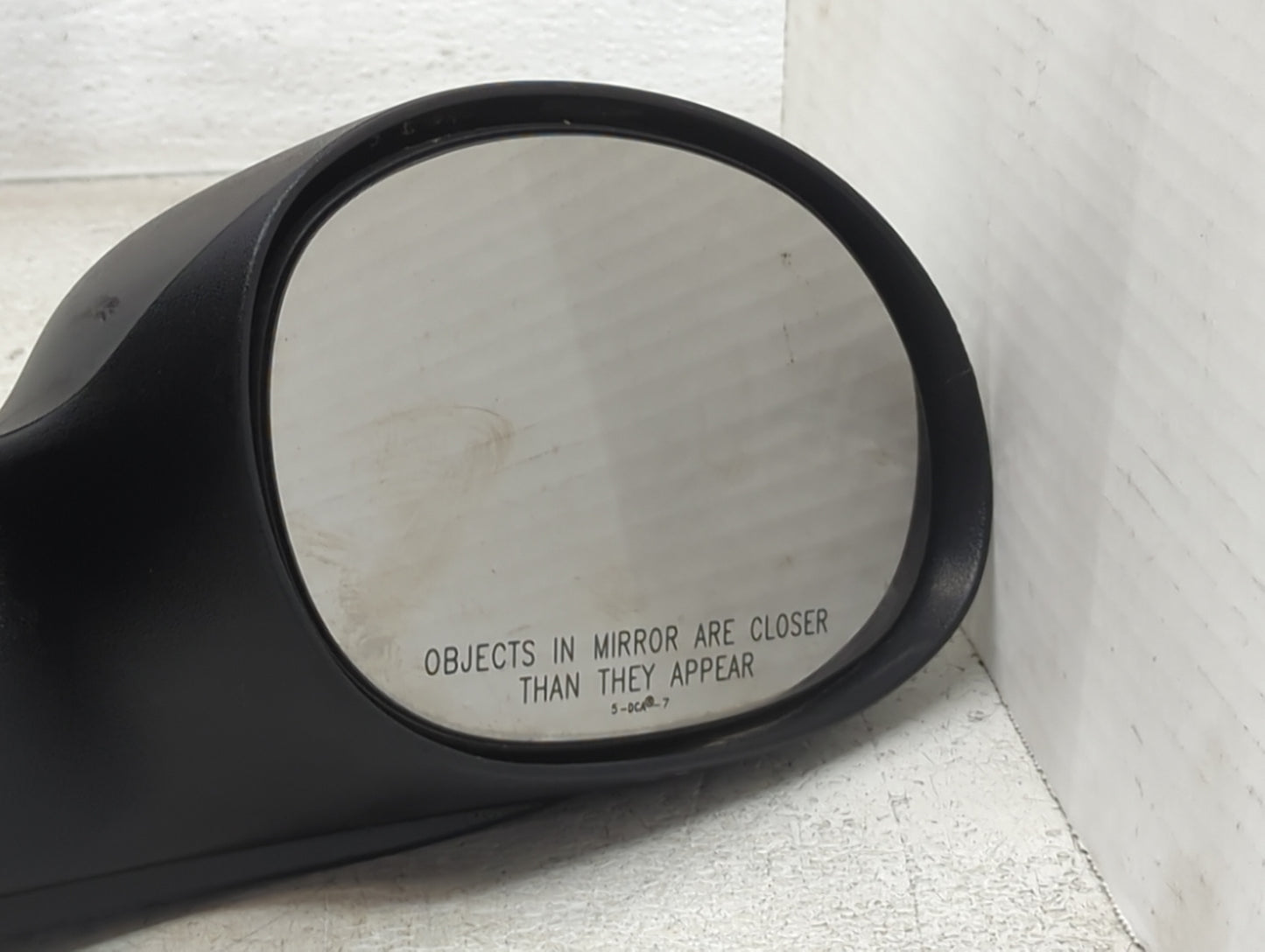 2004-2010 Chrysler Pt Cruiser Passenger Side View Mirror - Right Door Mirror OEM Used - Oemusedautoparts1.com