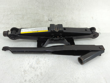 2007 Chrysler Pt Cruiser Spare Scissor Car Jack - Oemusedautoparts1.com